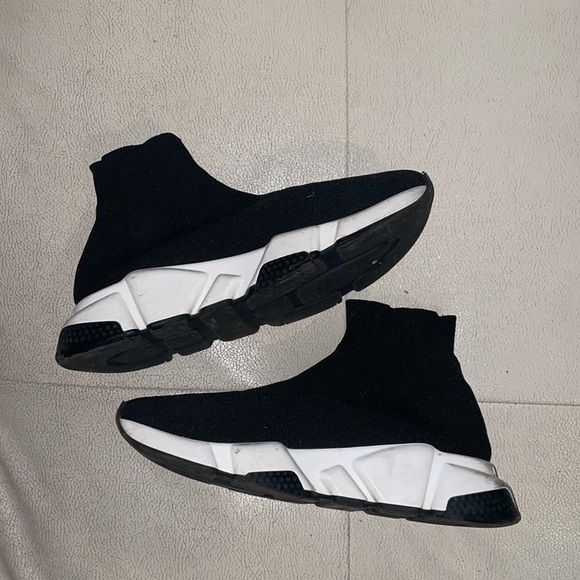 Authentic Balenciaga Sock Sneaker - Picture 2 of 7